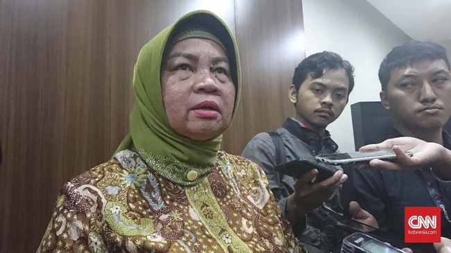 Selain 23.000 masker, pemerintah pun mengirimkan ratusan botol cairan antiseptik ke Natuna yang menjadi tempat karantina WNI yang dievakuasi dari Wuhan.