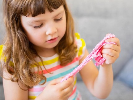 Cara Membuat Slime Sendiri di Rumah dengan Bahan Aman, Cek di Sini Bun