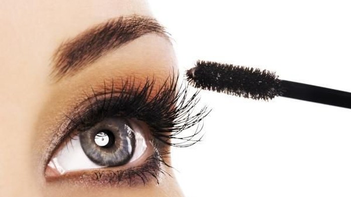 5 Rekomendasi Maskara yang Tahan Lama