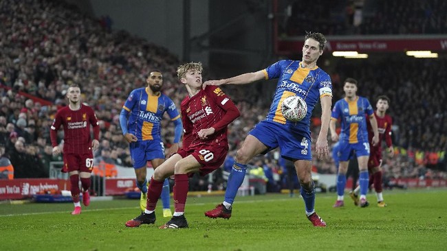 Netizen meramaikan media sosial Twitter dengan ejekan 'Livarpool' usai The Reds menang atas Shrewsbury Town di Piala FA.