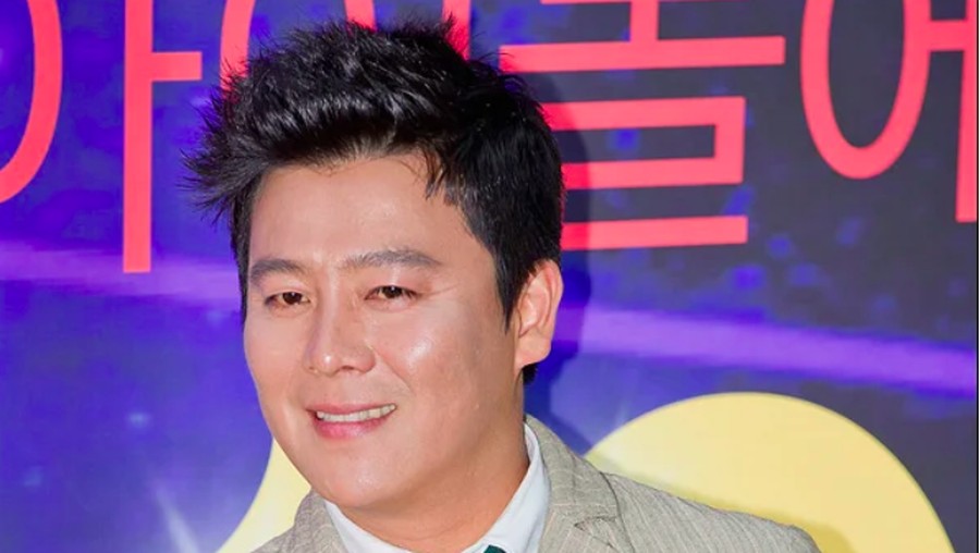 Lee Jaehoon menyampaikan permintaan maafnya karena baru mengumumkan pernikahannya.