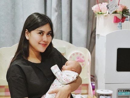 Baru Berusia Sebulan, Putra Syahnaz Sadiqah dan Jeje 'Govinda' Disunat