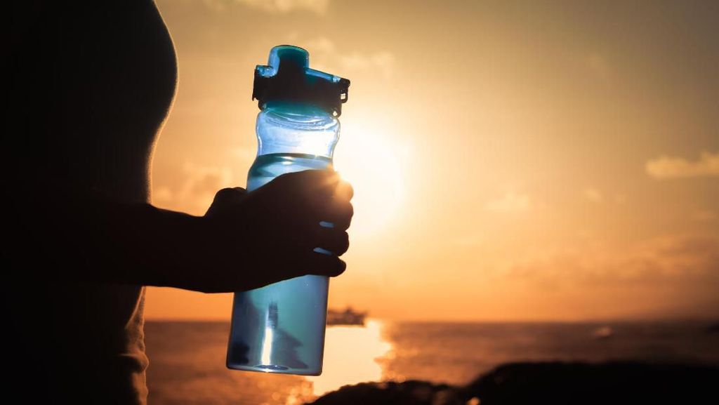 Berhemat Bukan Satu-satunya Alasan Orang Bawa Tumbler ke Restoran