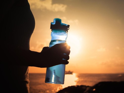 Berhemat Bukan Satu-satunya Alasan Orang Bawa Tumbler ke Restoran