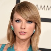14 Tampilan Makeup Red Carpet Terbaik 2015