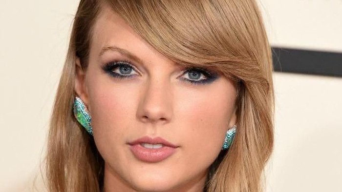 14 Tampilan Makeup Red Carpet Terbaik 2015