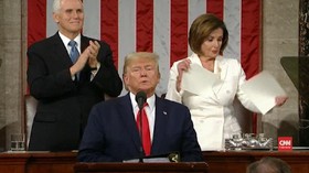 VIDEO: Ketua DPR AS Robek Naskah Pidato Trump