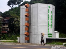 Perbaikan Gapura Sumedang Kota Kardus Tunggu APBD Perubahan