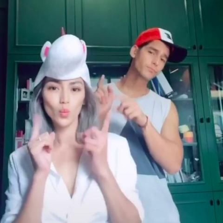 <p>Ibu dari El Barack Alexander ini enggak mau kalah dengan tren #AnySongChallenge. Bersama calon suaminya, Richard Kyle, Jessica Iskandar mengunggah tarian viral itu di akun Instagram miliknya. (Foto: tangkapan layar Instagram @inijedar)</p>