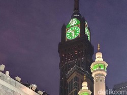 Saat Menara Jam Mekah Sambut Bulan Rajab