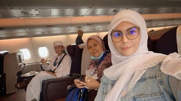 Millendaru Jadi Pria Saat Umrah, Transgender Bermukena Ini Ditangkap Polisi