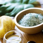 Khasiat Mandi Air Hangat Campur Garam Bagi Tubuh