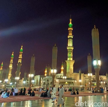Ini Kata Ustaz Riza Soal Aturan Salat Berubah Usai Masjid Nabawi Dibuka