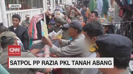 VIDEO: Satpol PP Razia PKL Tanah Abang Ricuh