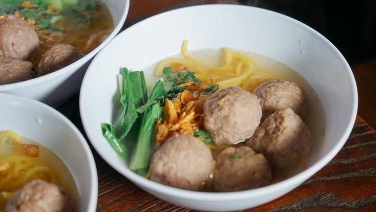 bakso, meatball soup with noodles, indonesian cuisine