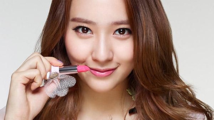 Cara Menggunakan Makeup Bibir Gradasi ala Wanita Korea