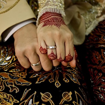 Penyanyi Gambus Ini Dinikahi Siri Pria Arab Meski Baru 5 Bulan Kenal