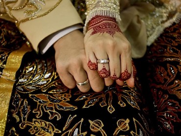img-title Penyanyi Gambus Ini Dinikahi Siri Pria Arab Meski Baru 5 Bulan Kenal