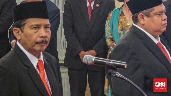 Jokowi Resmi Lantik Kepala BPIP Yudian Wahyudi Presiden Joko Widodo resmi melantik Kepala Badan Pembinaan Ideologi Pancasila (BPIP) Yudian Wahyudi di Istana Negara, Jakarta, Rabu (5/2).