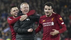 FOTO: VAR dan Bunuh Diri Bantu Liverpool Menang di Piala FA