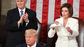 Ketua DPR AS Sobek Naskah Saat Trump Pidato Kenegaraan