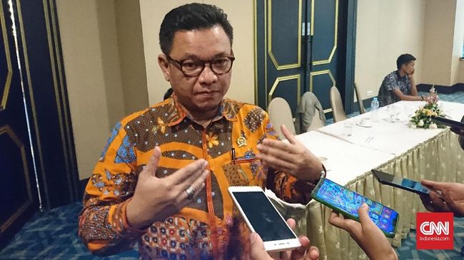 DPR Tagih Janji Menag Berangkatkan Umrah Korban First Travel DPR menagih janji Menteri Agama Fachrul Razi mengenai rencana pemerintah memberangkatkan umrah para korban First Travel.