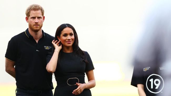 Seorang tetangga berusia 88 an tahun dan veteran tentara cerita dapat sikap tak ramah dari Meghan Markle dan Harry sebagai pendatang baru.