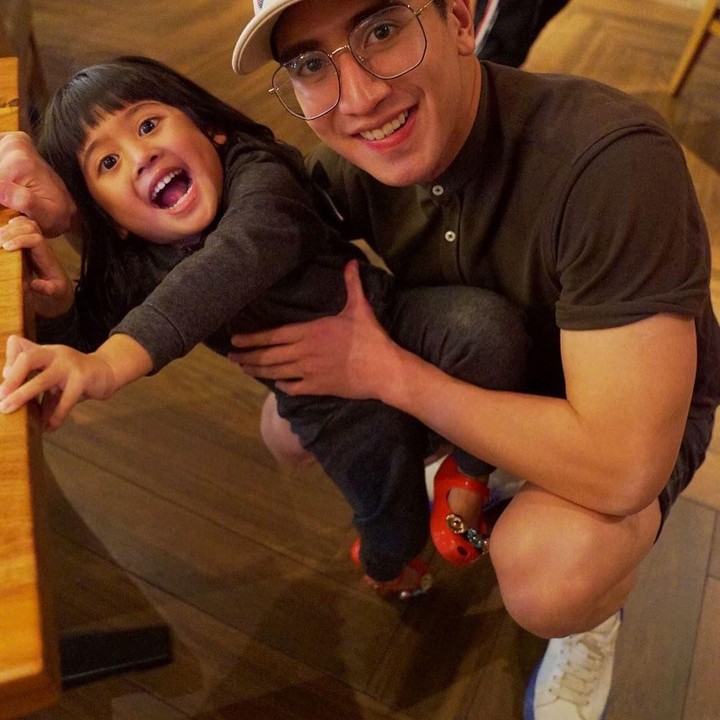 <p>Varel yang merupakan putra pertama Venna terlihat sangat menyayangi Vania. Dia kerap menyempatkan waktunya untuk bermain bersama adik kecilnya. (Foto: Instagram @vennamelindareal)</p>