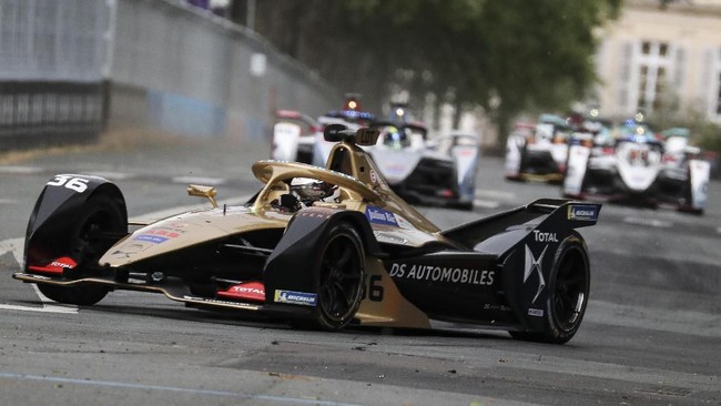Fraksi PDI Perjuangan di DPRD DKI Jakarta bertanya-tanya mengapa anggaran pelaksanaan Formula E di Jakarta jauh lebih mahal.