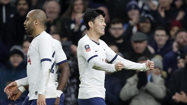 Son Heung-min jadi pemain paling subur usai mencetak gol penentu kemenangan Tottenham Hotspur atas Southampton di Piala FA.