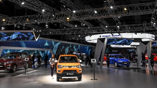 Panitia penyelenggara menyebutkan bila sejumlah merek China di India pada pameran itu hanya diwakili pekerja India.