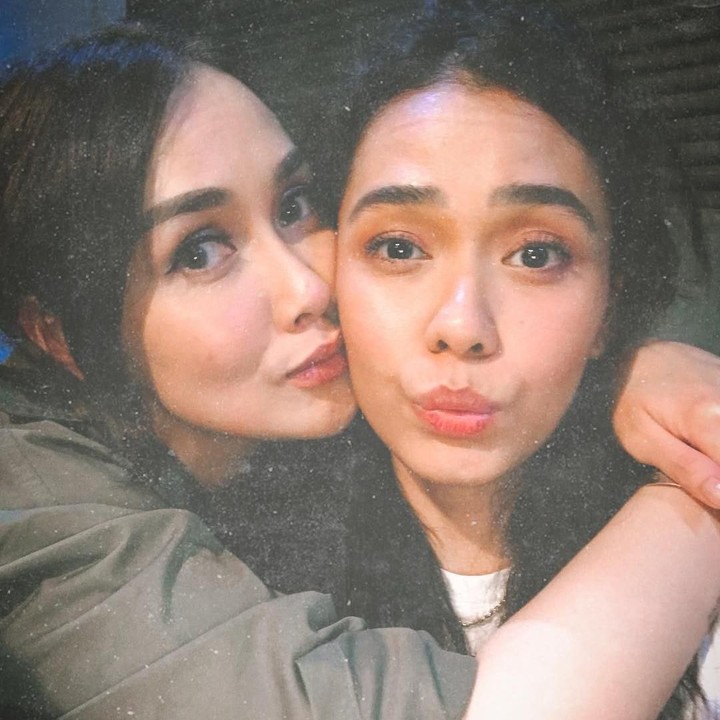 <p><strong>Adinia Wirasti dan Sara Wijayanto</strong>   Adinia Wirasti dan Sara Wijayanto sama-sama bekerja di dunia hiburan. Adinia membintangi beberapa film layar lebar. Sedangkan, Sara Wijayanto sekarang aktif di YouTube dan juga pernah membintangi film horor. (Foto: Instagram @sarawijayanto)</p>