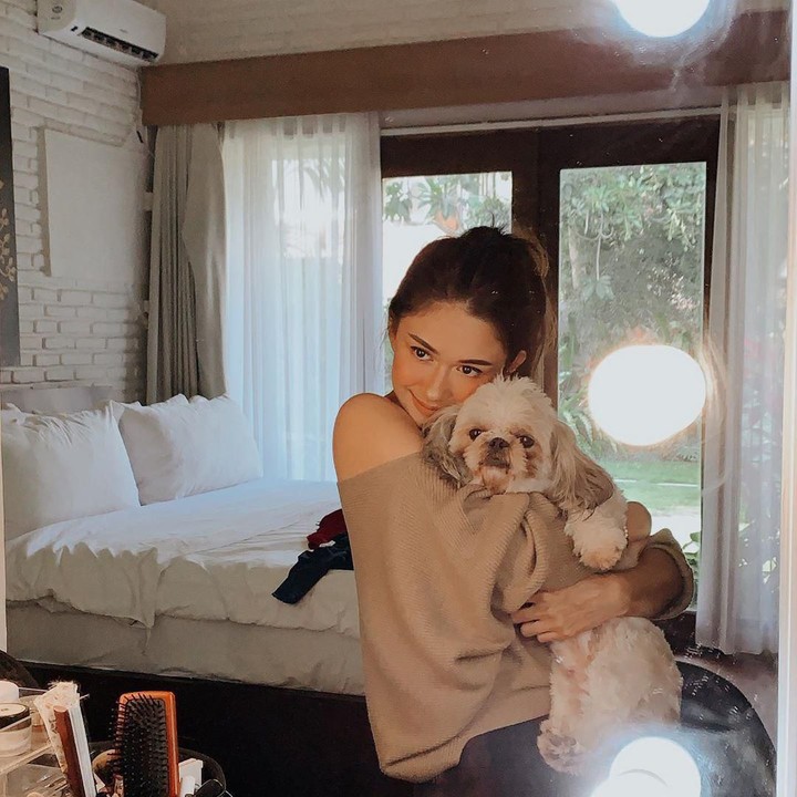 <p>Rumah Nana Mirdad berada di Denpasar, Bali. Artis 34 tahun ini pindah ke Bali sejak menikah dengan Andrew White. (Foto: Instagram @nanamirdad_)</p>