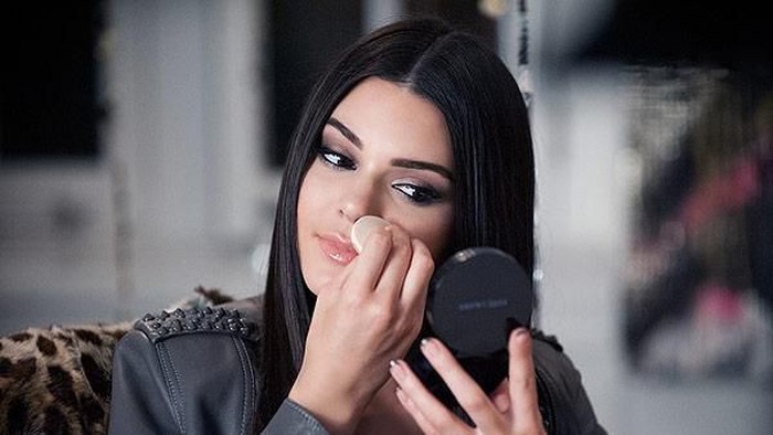 Tips Cantik Saat Berlibur ala Kendall Jenner