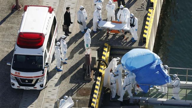 Penumpang Kapal Pesiar Jepang Keluar Karantina, Kecuali Awak Ratusan penumpang Diamond Princess mulai meninggalkan kapal pesiar itu setelah dikarantina di perairan Jepang terkait virus corona selama 14 hari.