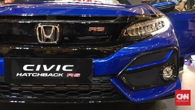 Honda Yakin Emblem RS Ubah Nasib Civic Hatchback
