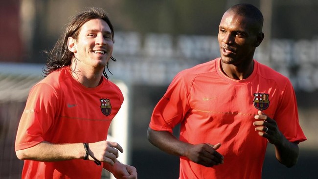 Lionel Messi dan direktur olahraga Eric Abidal merupakan mantan rekan setim yang sukses memberi Barcelona 15 gelar.
