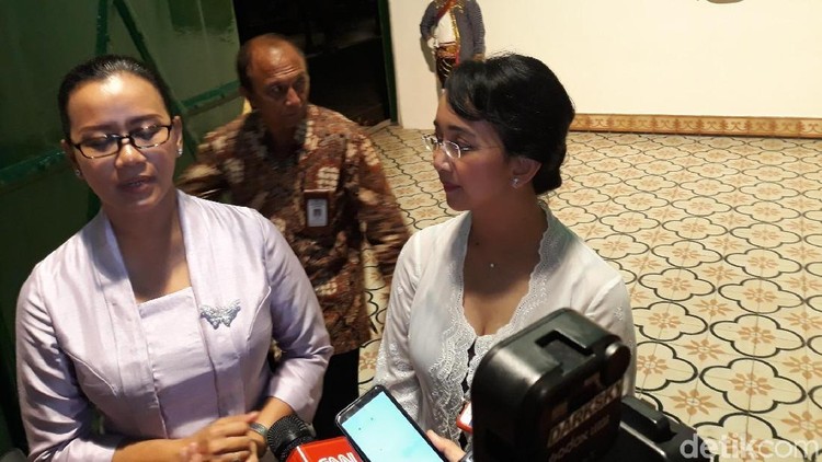 Putri sulung Sri Sultan Hamengku Buwono (HB) X, GKR Mangkubumi (kiri), Rabu (5/2/2020). Putri sulung Sri Sultan Hamengku Buwono (HB) X, GKR Mangkubumi (kiri), Rabu (5/2/2020).