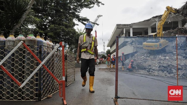 FOTO : Gedung Dibongkar, Revitalisasi TIM Dimulai