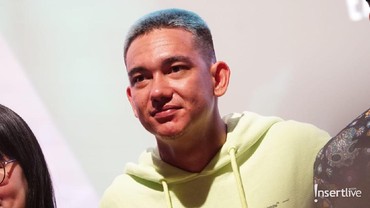 img-title Adipati Dolken Kebelet Nikah, Siapakah Wanita yang Beruntung Itu?