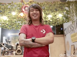 Ingat-ingat Kisah Cinlok Bojes dan Tiwi, Bikin Baper