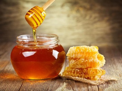 4 Cara Memanfaatkan Madu Sebagai Produk Kecantikan dan Kesehatan Kulit