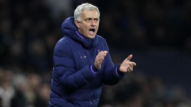 5 teams that Mourinho can aim for after Tottenham’s dismissal