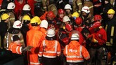 FOTO: Cuaca Buruk, Pesawat Boeing 737 Tergelincir di Turki Pesawat Boeing 737 milik maskapai berbiaya murah Turki, Pegasus Airline tergelincir di landasan pacu pada Rabu (5/2).