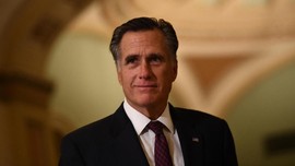 Mitt Romney, dari Gereja hingga Berubah Dukung Pemakzulan