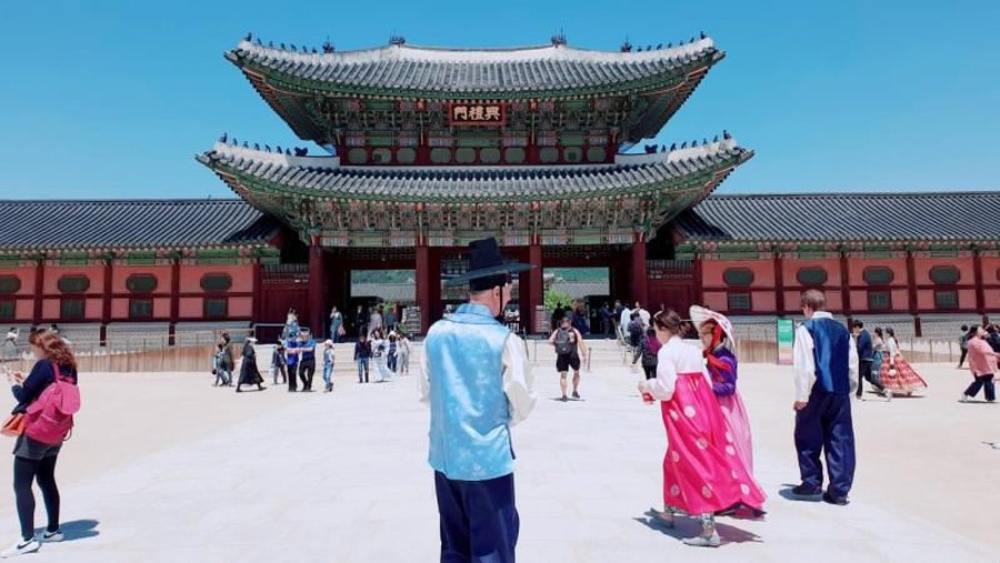 Wisata Ala Drama Korea di Istana Gyeongbuk