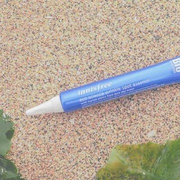 Review: Innisfree Eco Science Wrinkle Spot Essence
