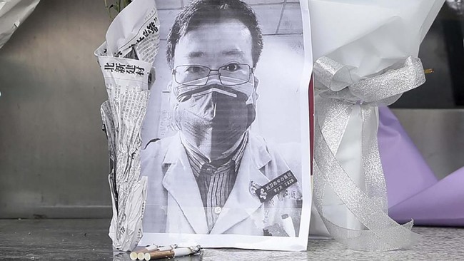 Dunia memperingati dua tahun kepergian dokter asal China, Li Wenliang, Senin (7/2). Ia dikenang sebagai orang pertama yang menyebarkan informasi soal corona.