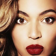 Tips Memilih Lipstik Merah Sesuai Warna Kulit