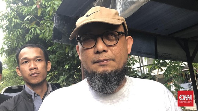 KPK menyebut hasil terakhir pemeriksaan dokter di Singapura, mata kiri Novel Baswedan hanya dapat melihat cahaya dan penglihatan mata kanannya cuma 60 persen.